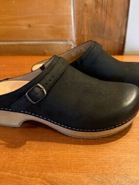 Dansko clogs - black nubuck leather slip-on, size 39 (women's 8.5-9), like new